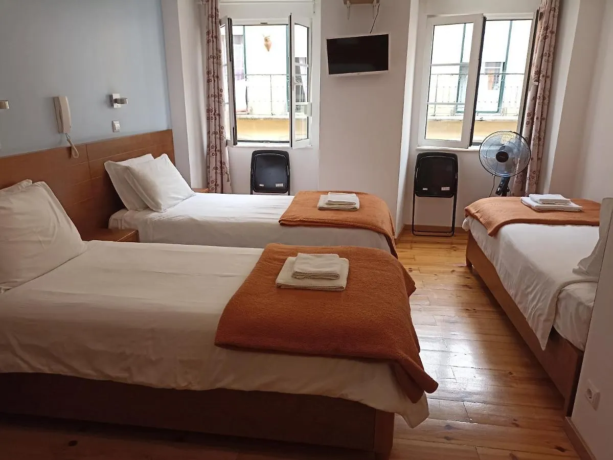 Martim Moniz 28 Guest House Lisbona