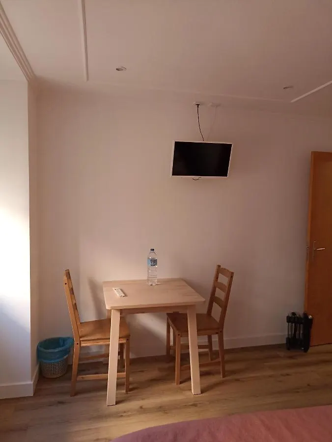 Martim Moniz 28 Guest House Lisbona